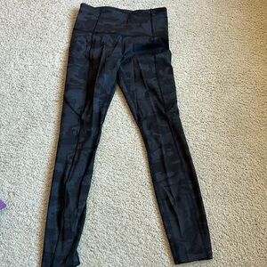 Black/black camo lululemon fast & free leggings